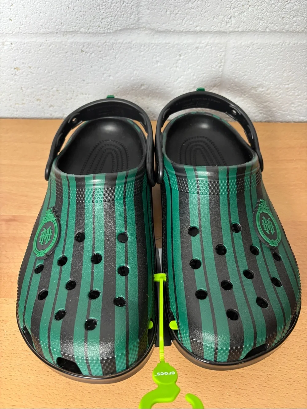 CROCS fun striped